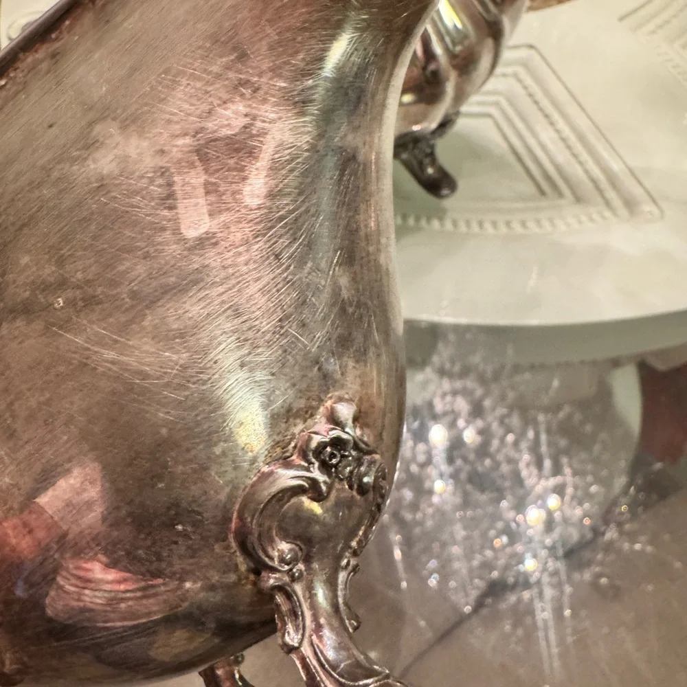Elegant Vintage Silver Gravy Boat - Picture 7 of 11
